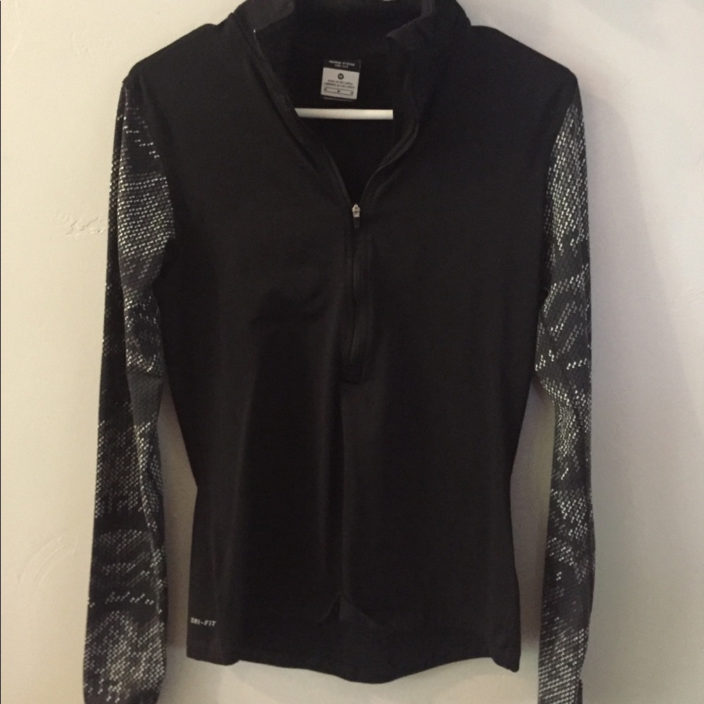 LIKE NEW** Nike Pro Dri-Fit